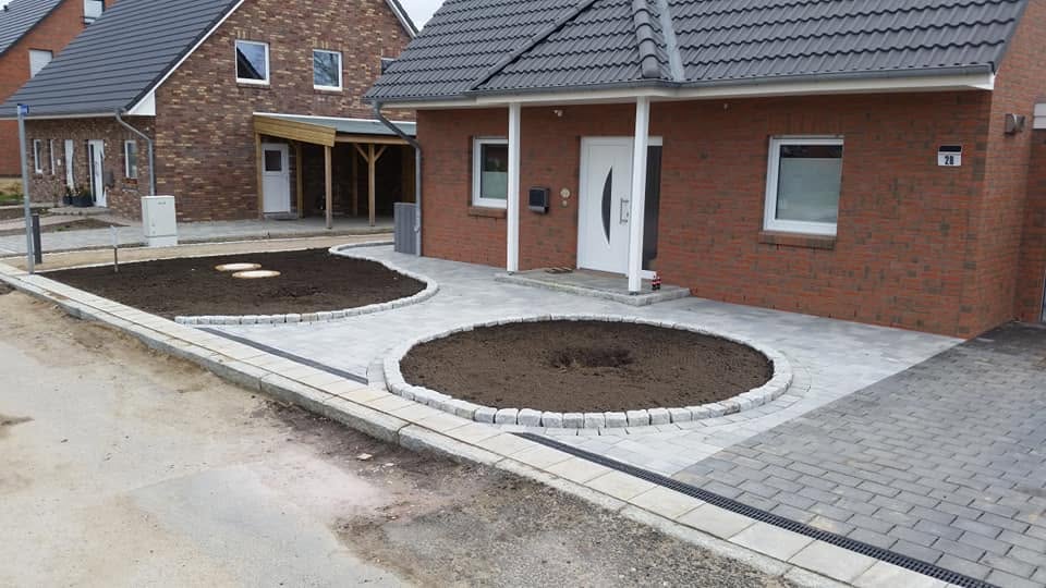 Neugestaltete Außenanlage